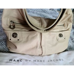 Cream Marc by Marc Jacobs Totally Turnlock Farida